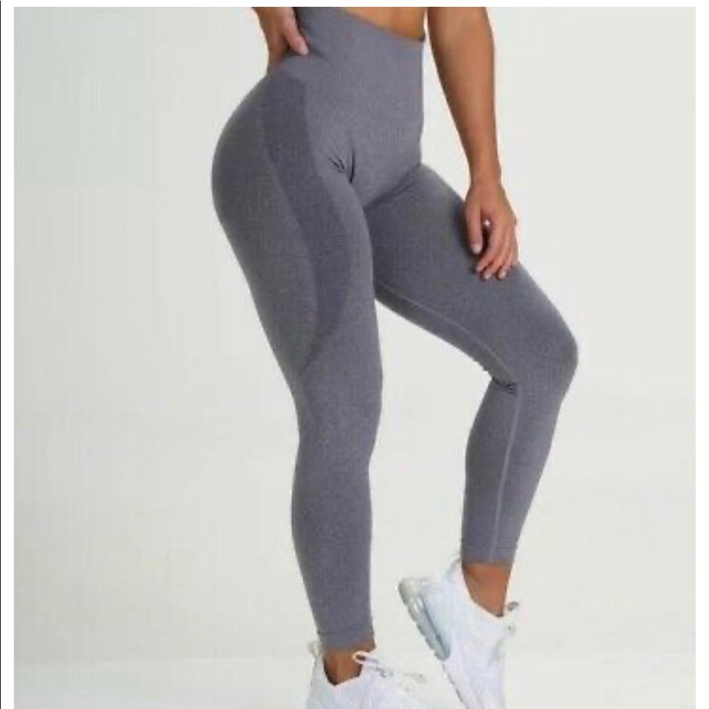 NVGTN contour leggings size small.